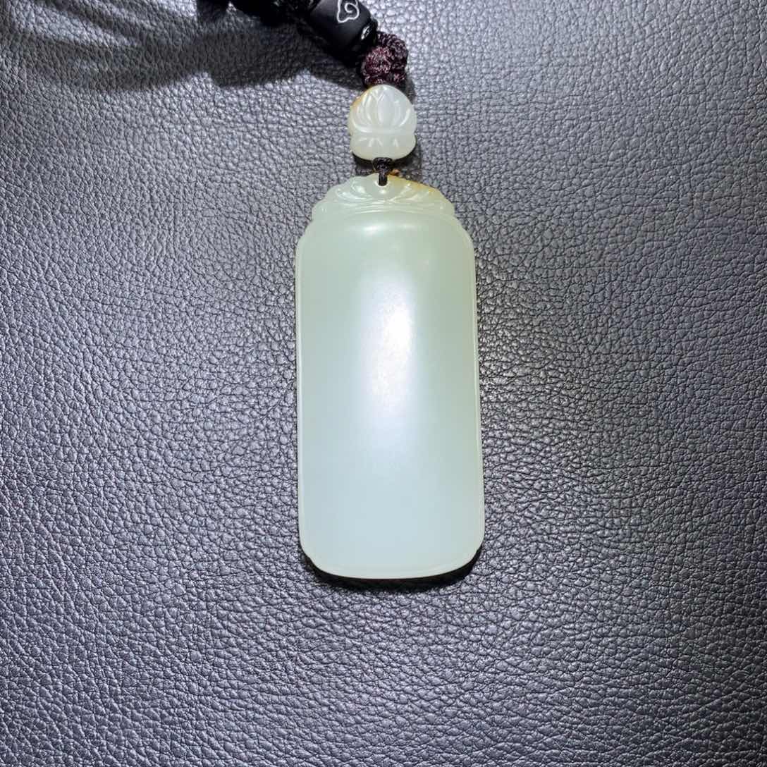 和田玉颈饰未镶嵌微*