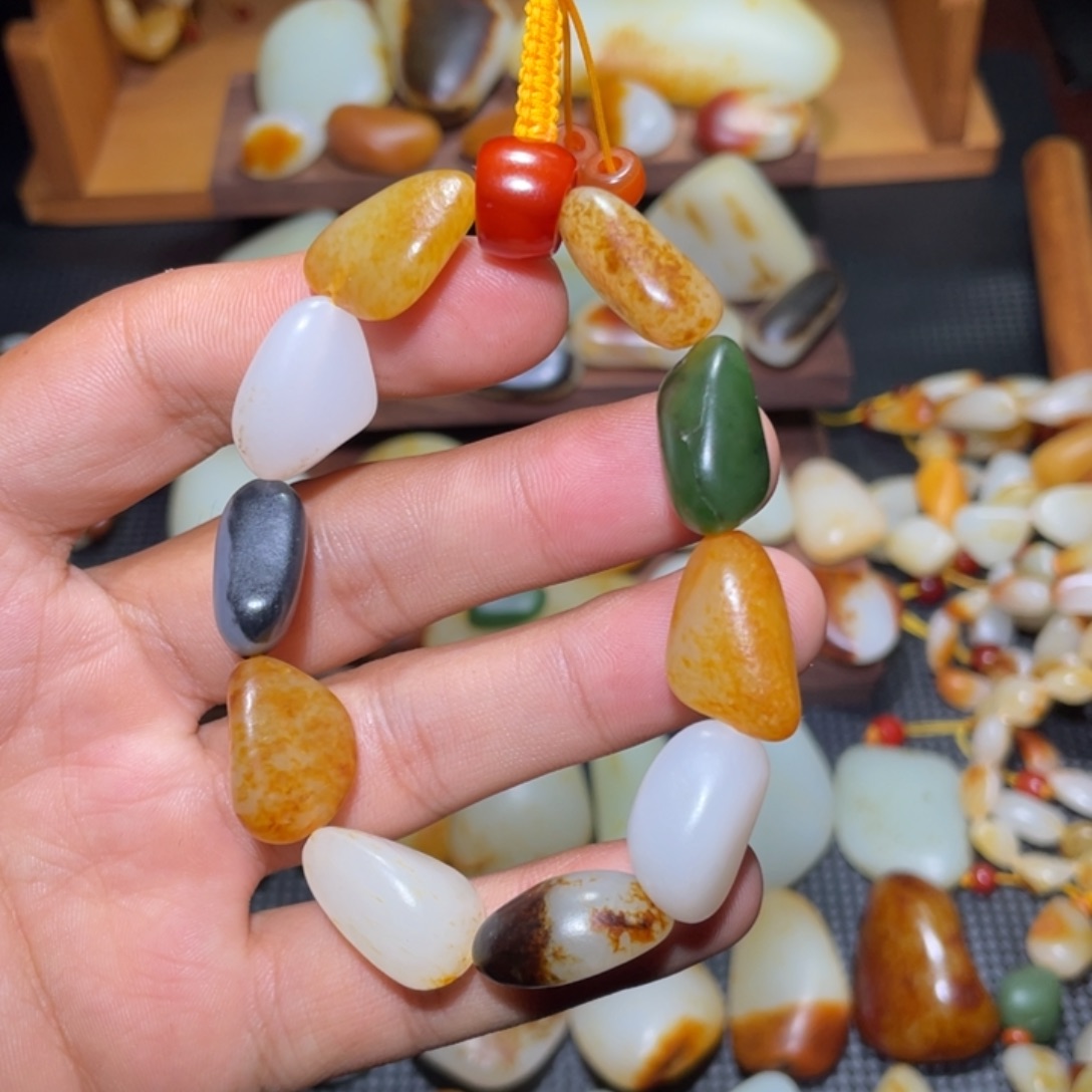 和田玉颈饰未镶嵌42.6克原籽无修