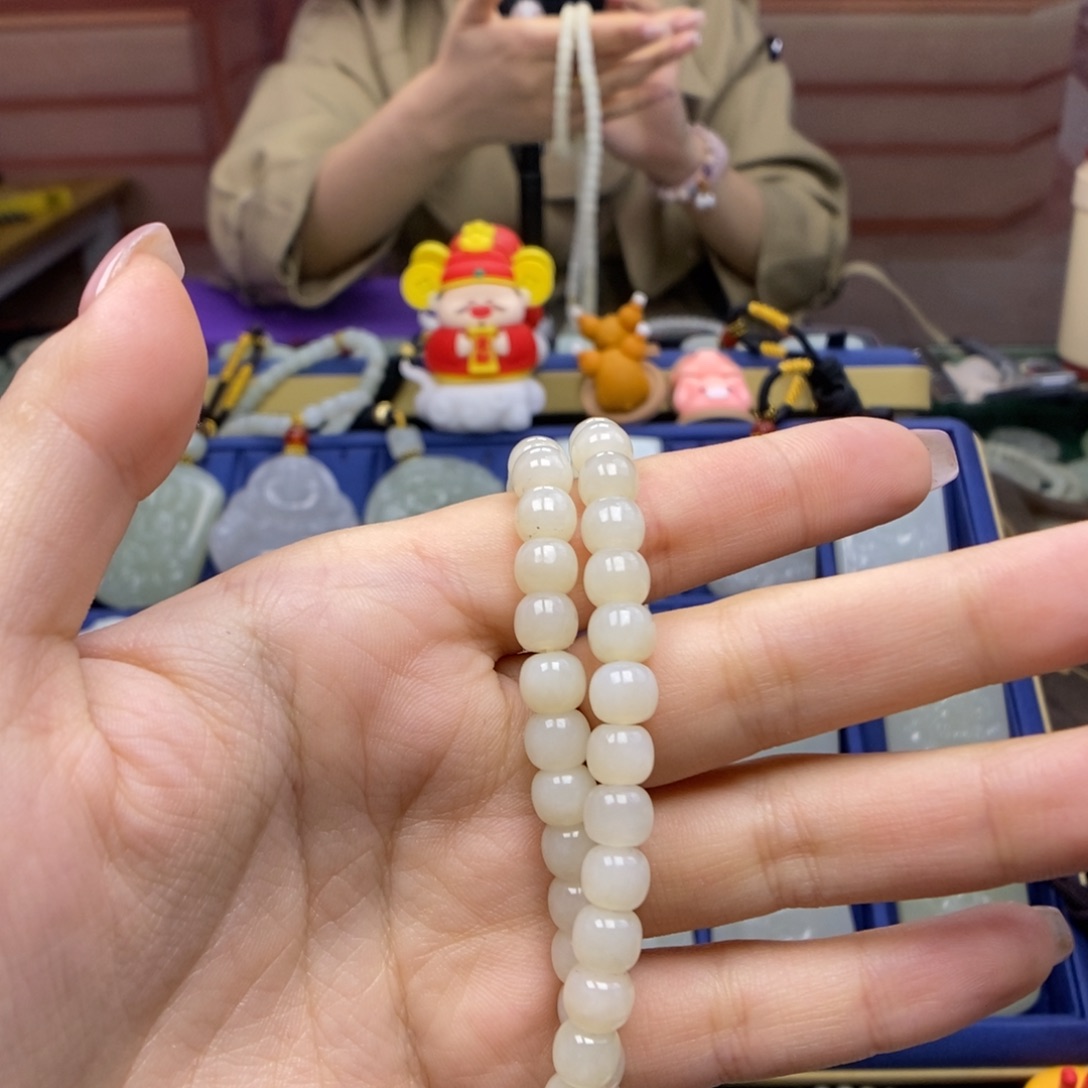 和田玉颈饰未镶嵌梁*