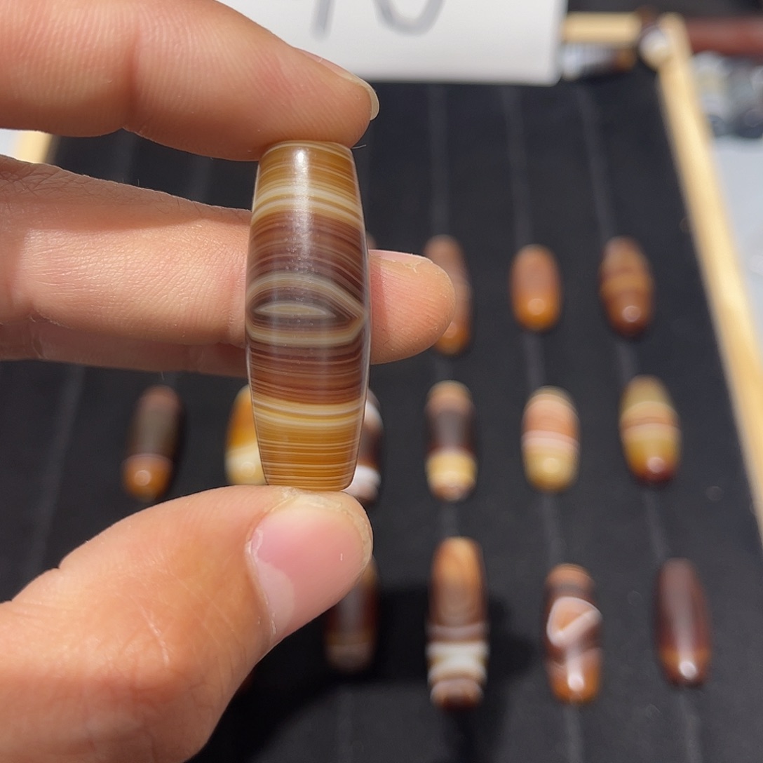 柠***娘玛瑙/玉髓合金手链