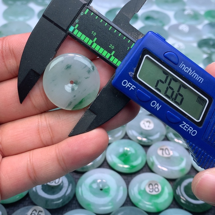 翡翠颈饰未镶嵌缅甸天然A货翡翠