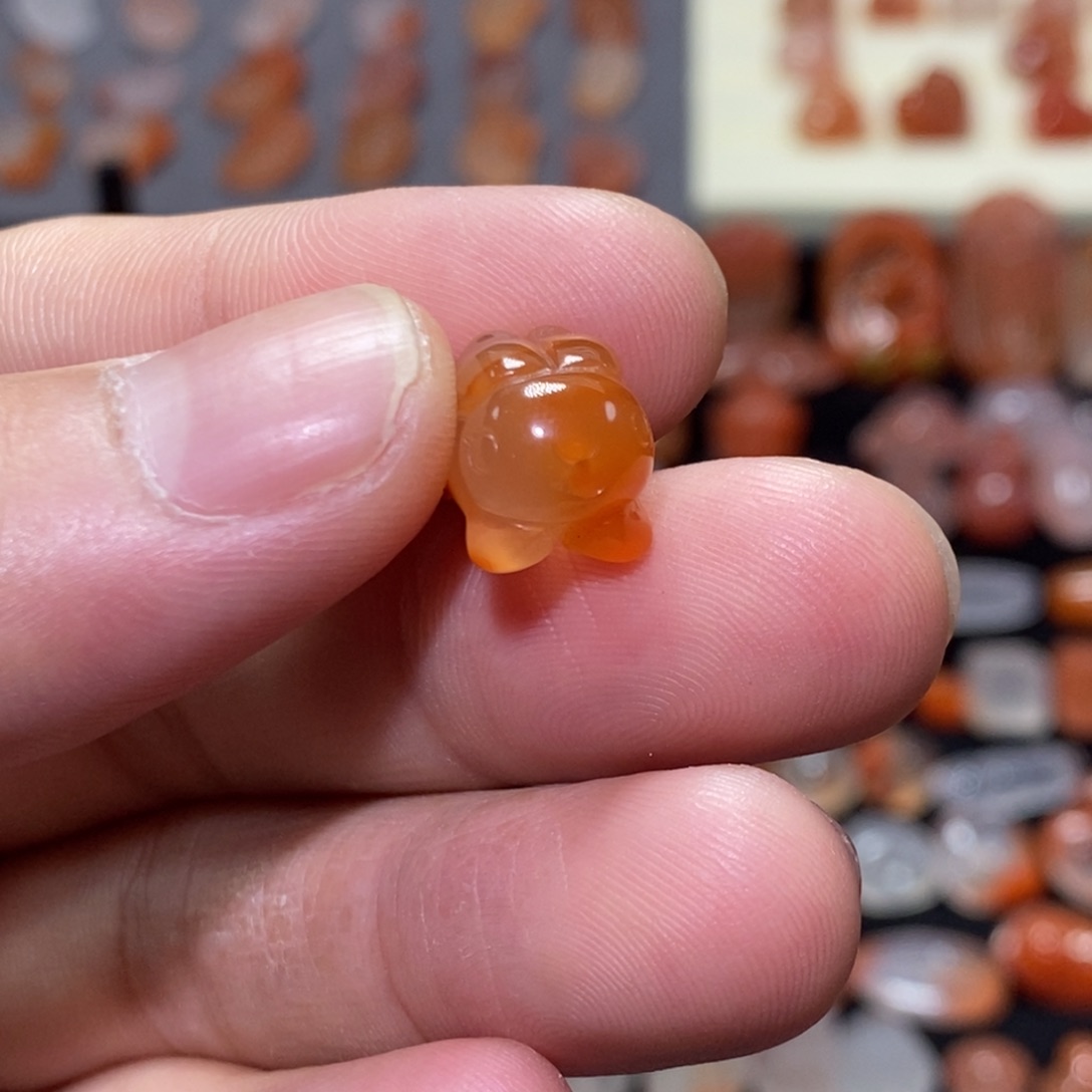 南红玛瑙冰飘未镶嵌飞天兔1