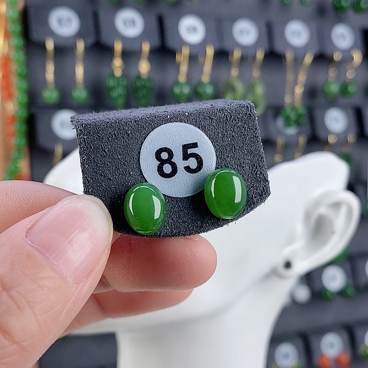 和田玉耳饰18K金镶嵌