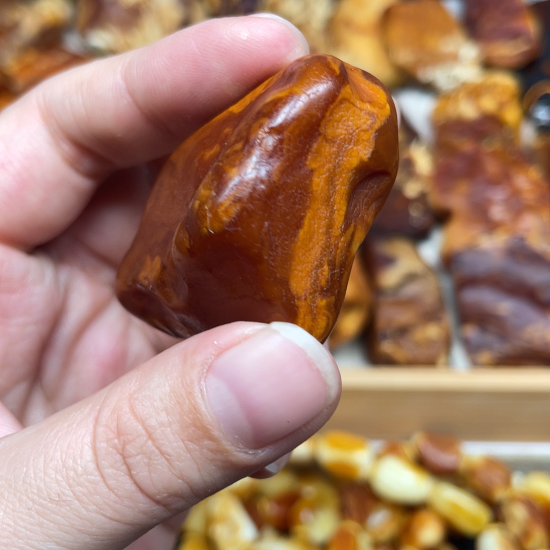 蜜蜡珠宝奇石未镶嵌