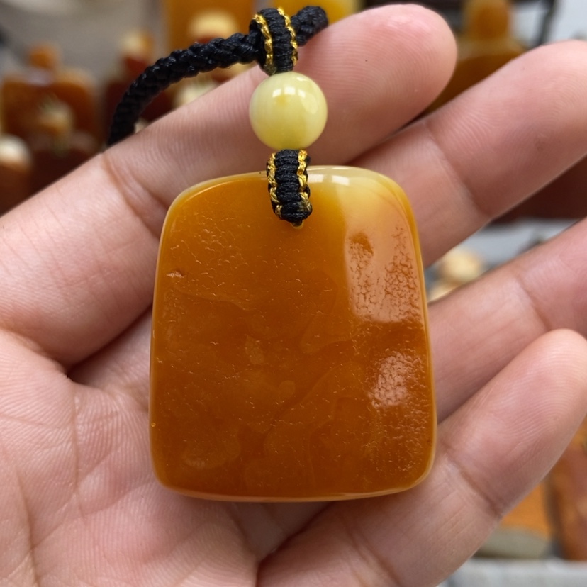 【闪购商品】琥珀颈饰未镶嵌