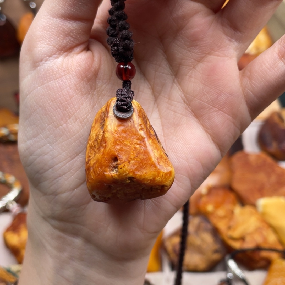 琥珀未镶嵌珠宝奇石