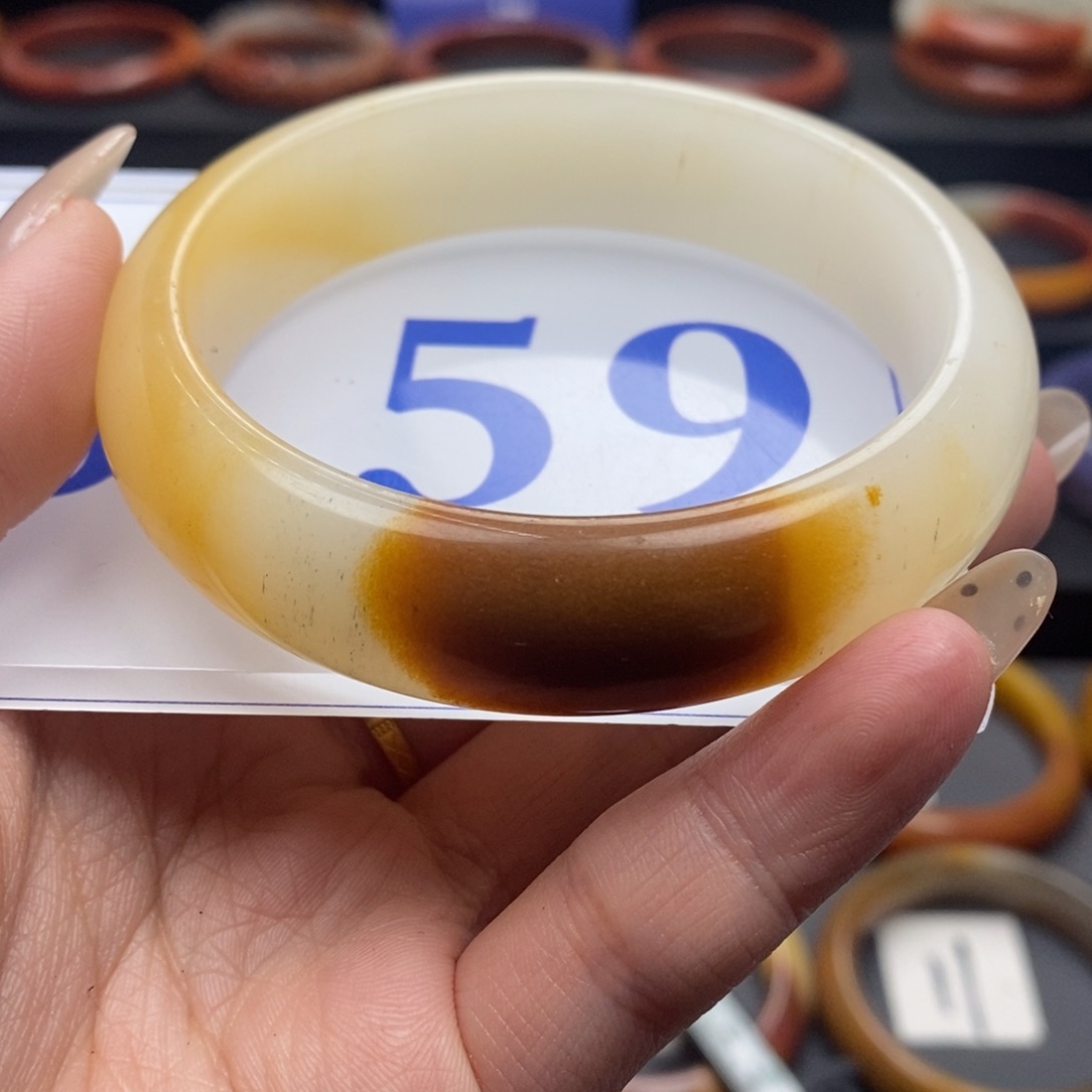 石英质玉（黄龙玉）手镯未镶嵌