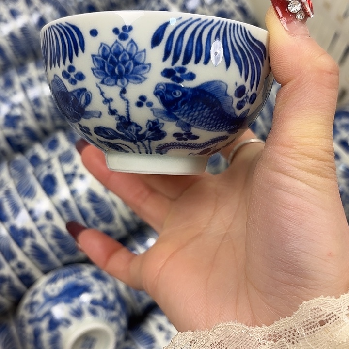 摆件陶青花鱼澡纹鸡心杯