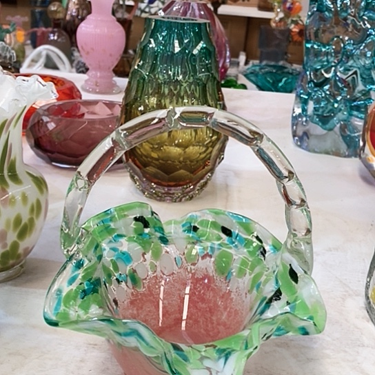 琉璃花瓶高22厘米口径22厘米