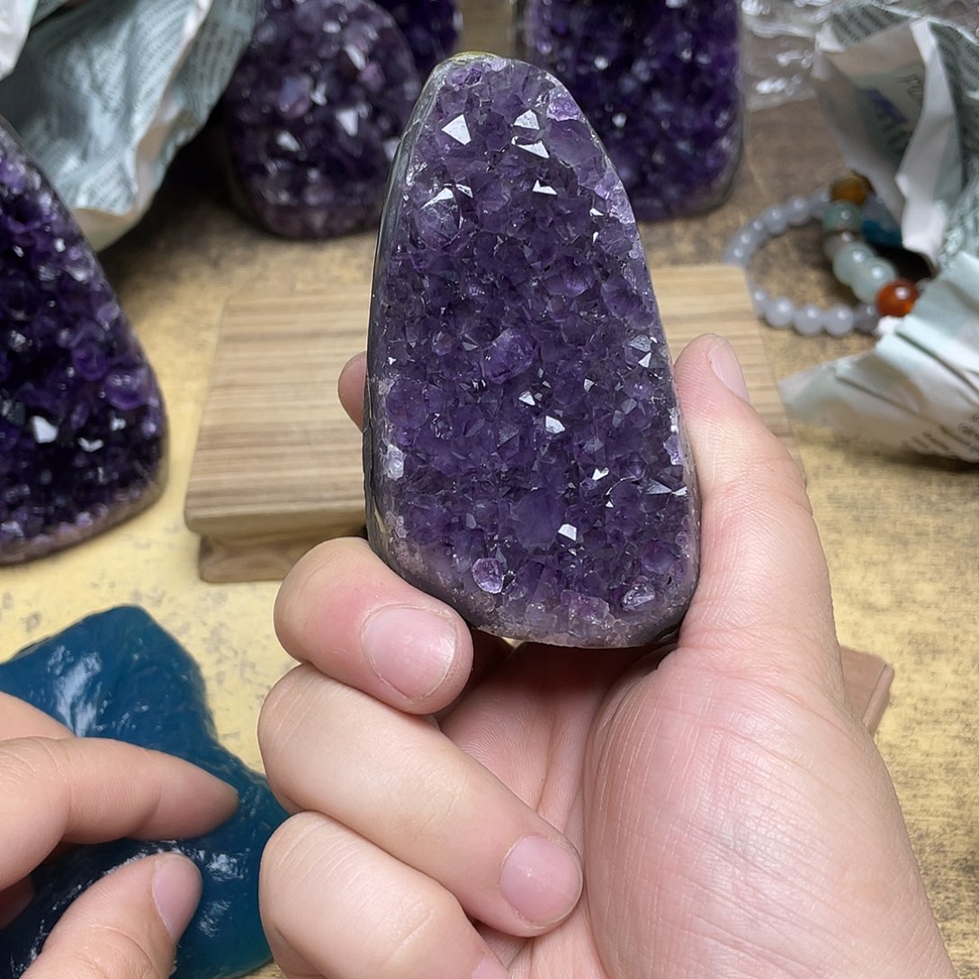 紫晶未镶嵌大型摆件（非配饰）