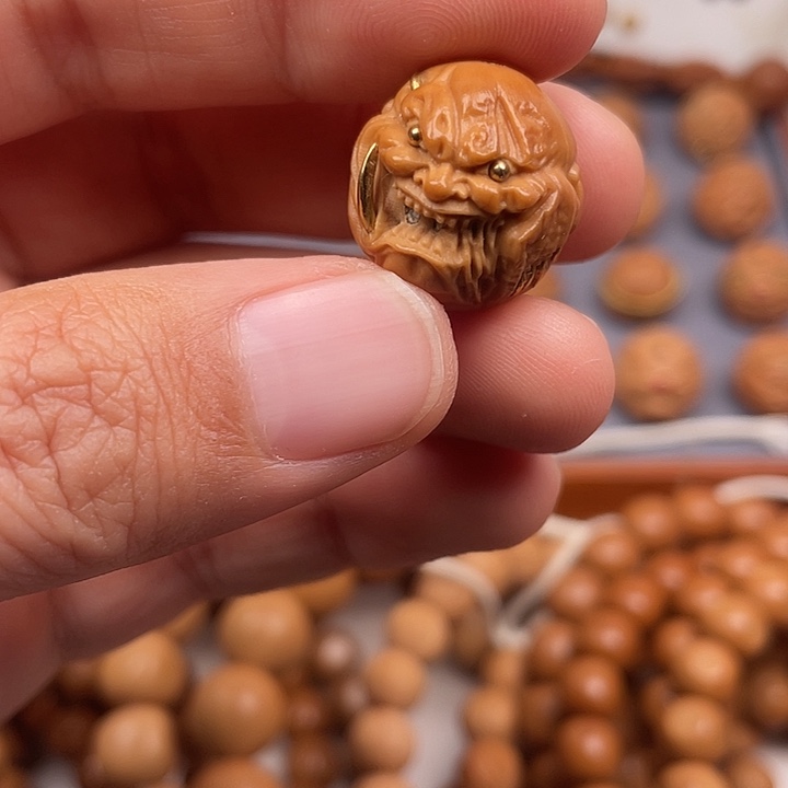 陈***鸿核桃手串/手链恶僧