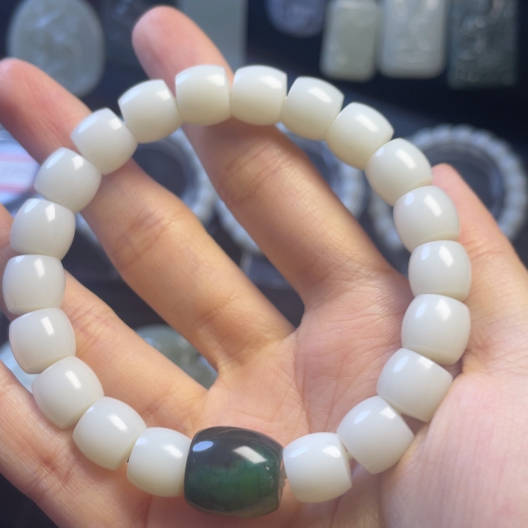 和田玉未镶嵌手串