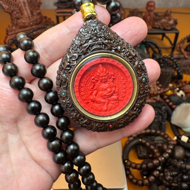 沉香木沉香木朱砂款黄财神-0.8印尼沉香木镶嵌朱砂天然复古