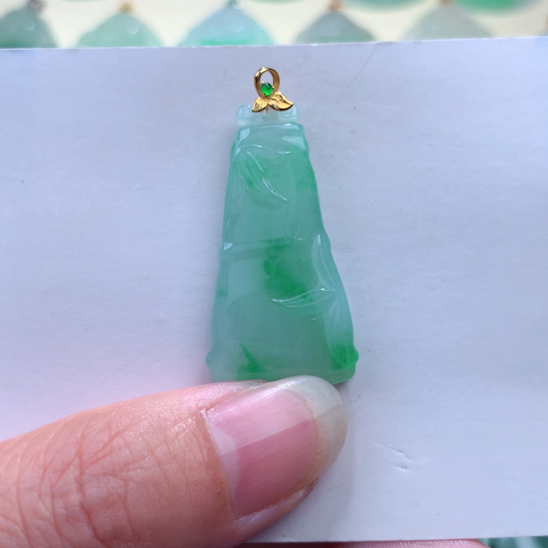 翡翠吊坠(不含链)18K金镶嵌