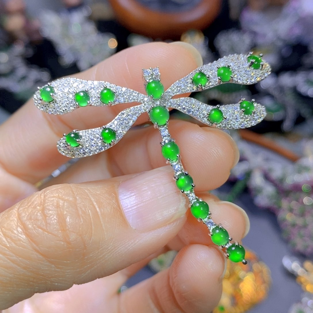 翡翠颈饰银S925镶嵌天然翡翠