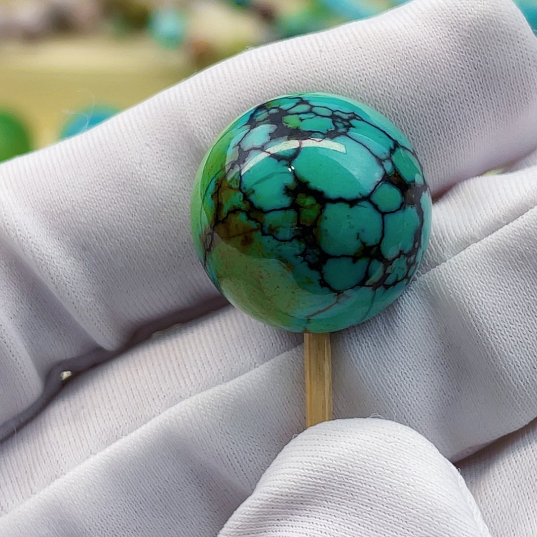 绿松石未镶嵌颈饰