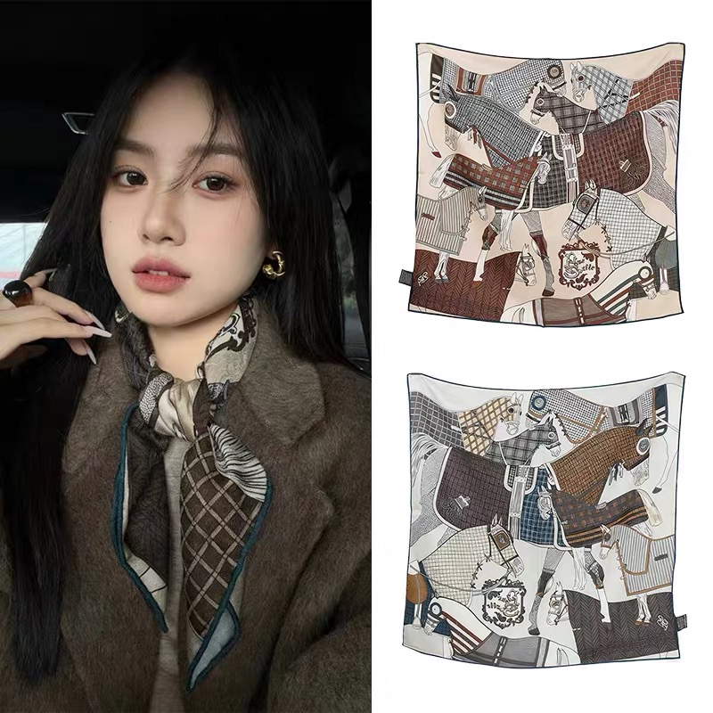 1396 丝绒棉70*70方巾双面骏马图