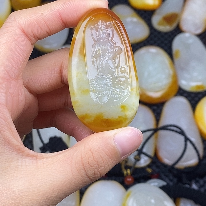 用***7和田玉未镶嵌颈饰