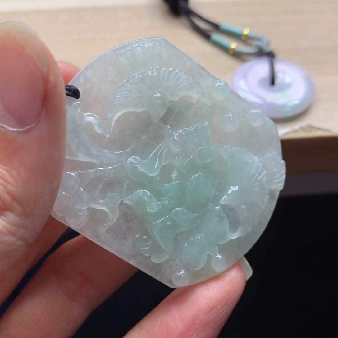 颈饰未镶嵌翡翠吊坠