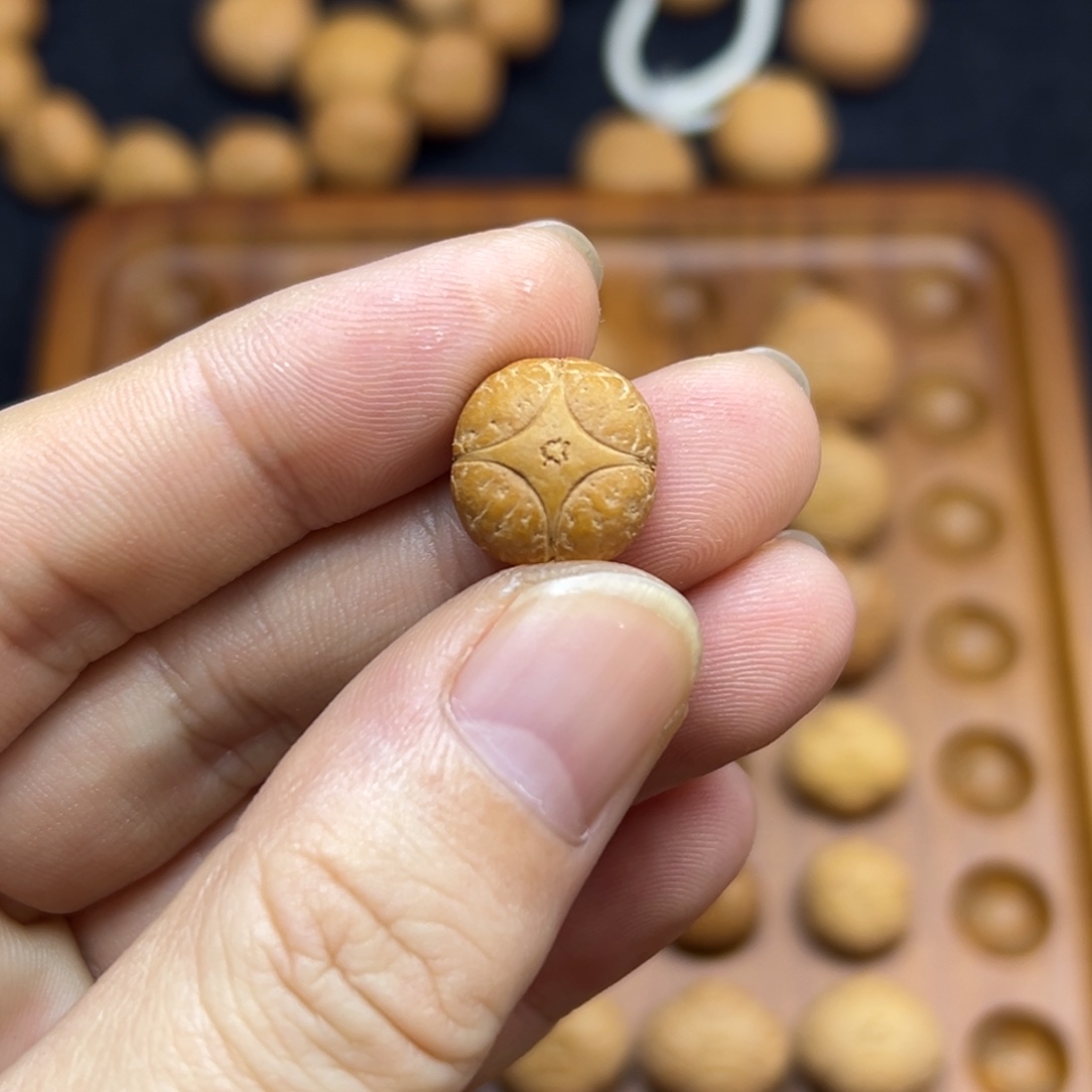 X***C凤眼菩提手串13+麒麟眼