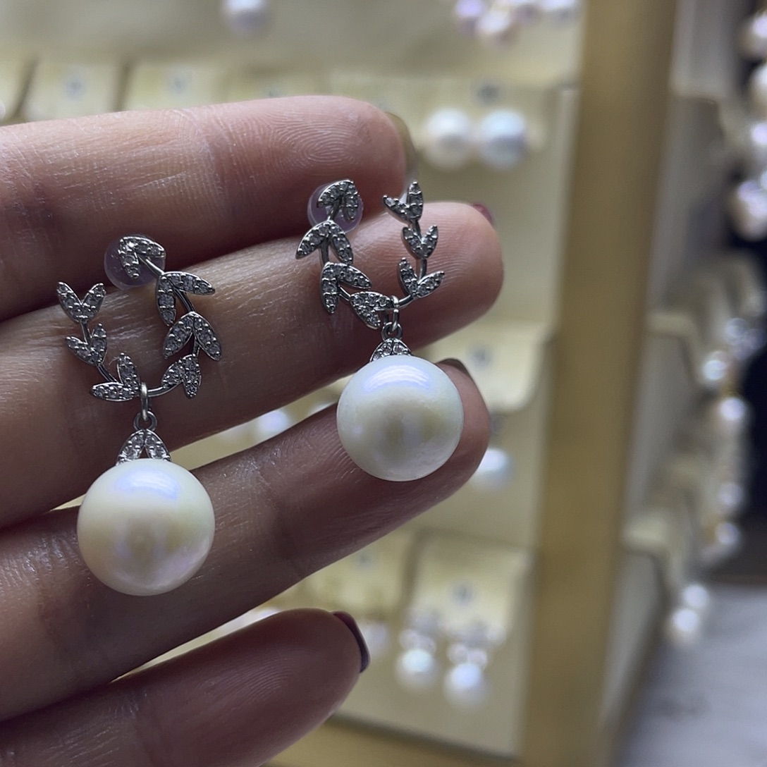 淡水珍珠银S925镶嵌耳饰