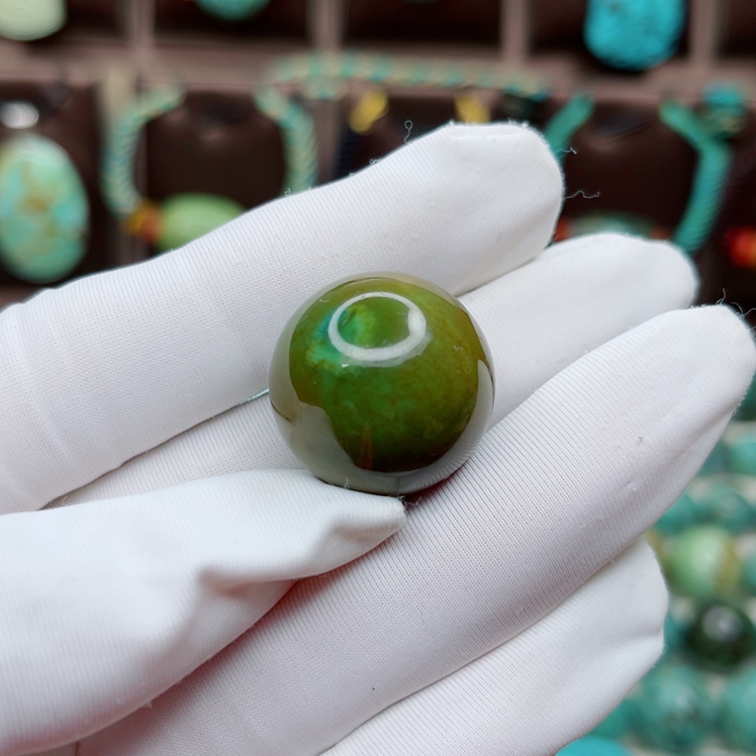 布***恩绿松石未镶嵌纯天然原矿绿松石