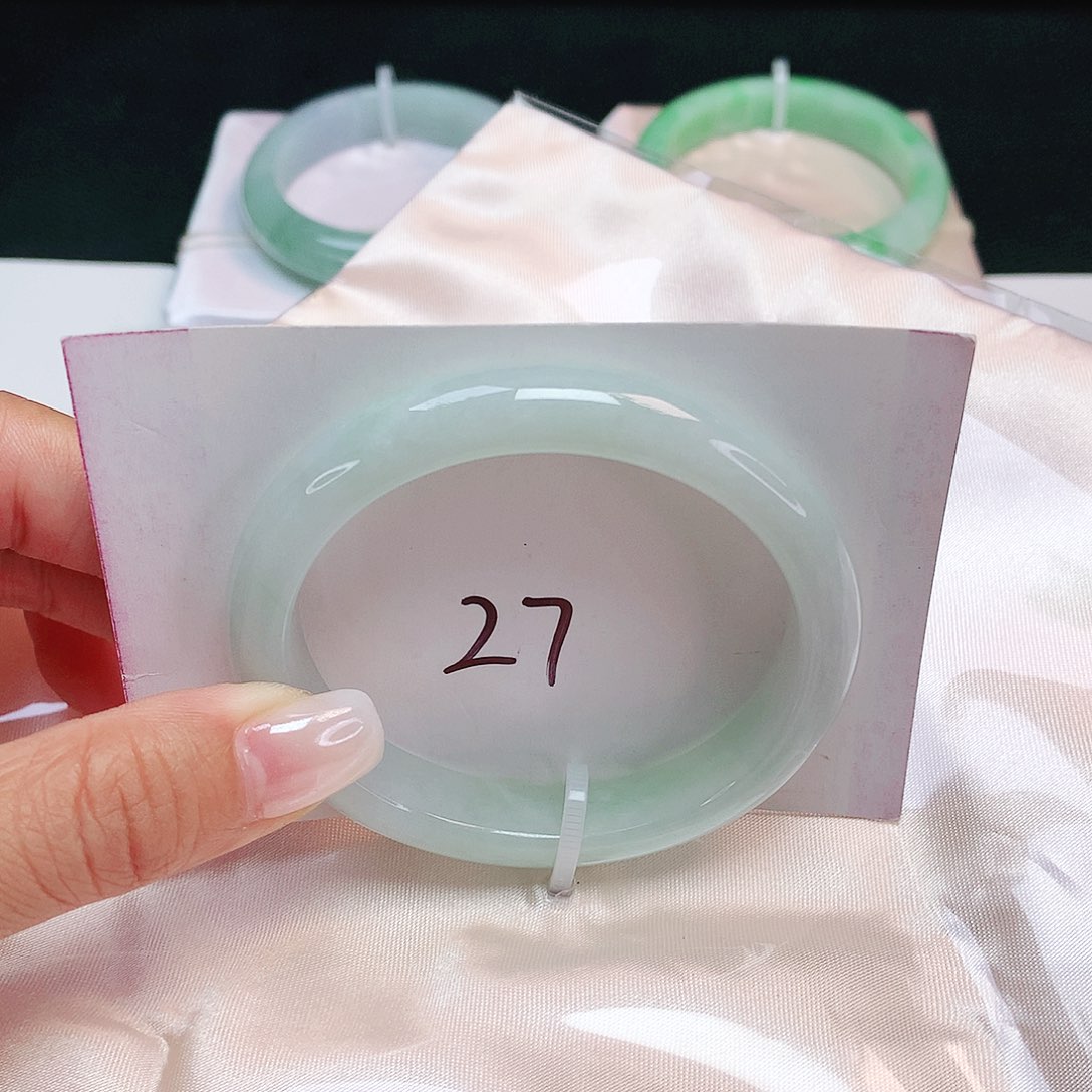 翡翠未镶嵌手镯 贵妃54+