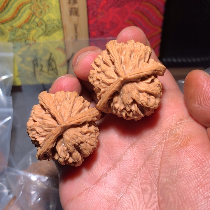 核桃龙纹三棱42麻核桃