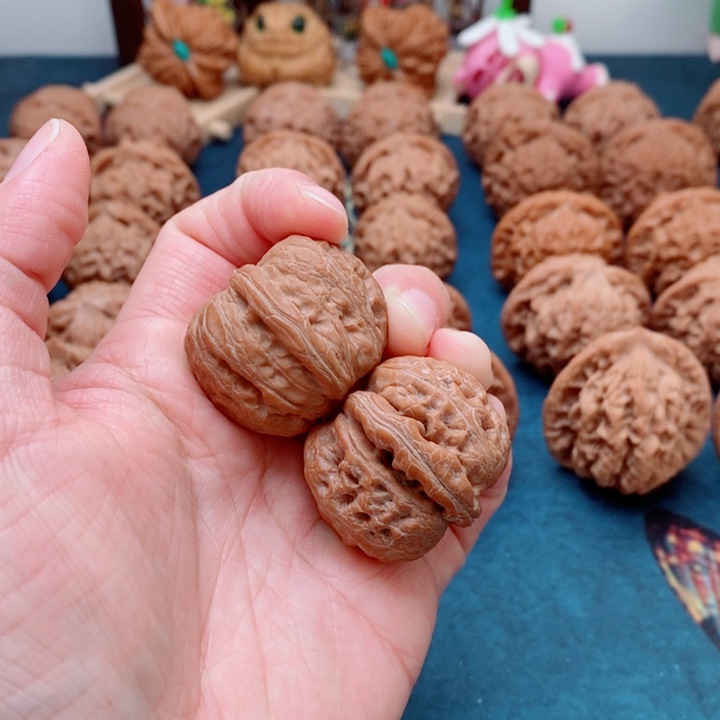 文玩核桃把件元宝34（微瑕）