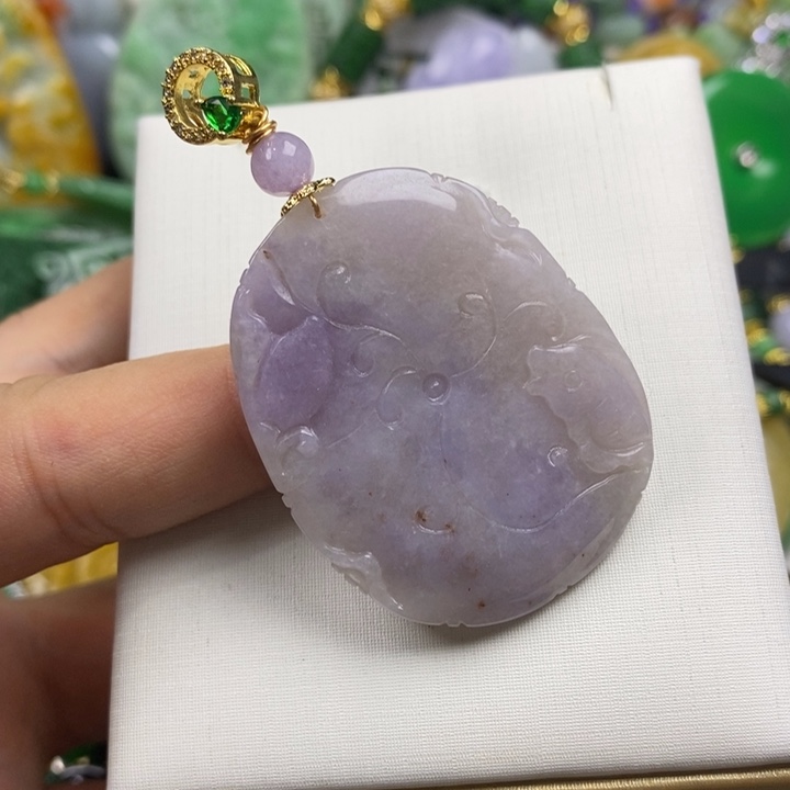 翡翠未镶嵌吊坠(赠链)