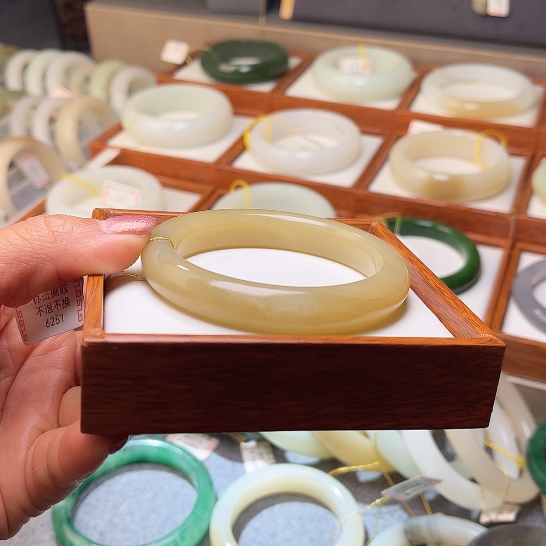 和田玉未镶嵌手镯58.7