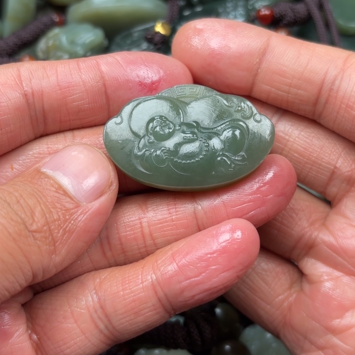 和田玉吊坠未镶嵌