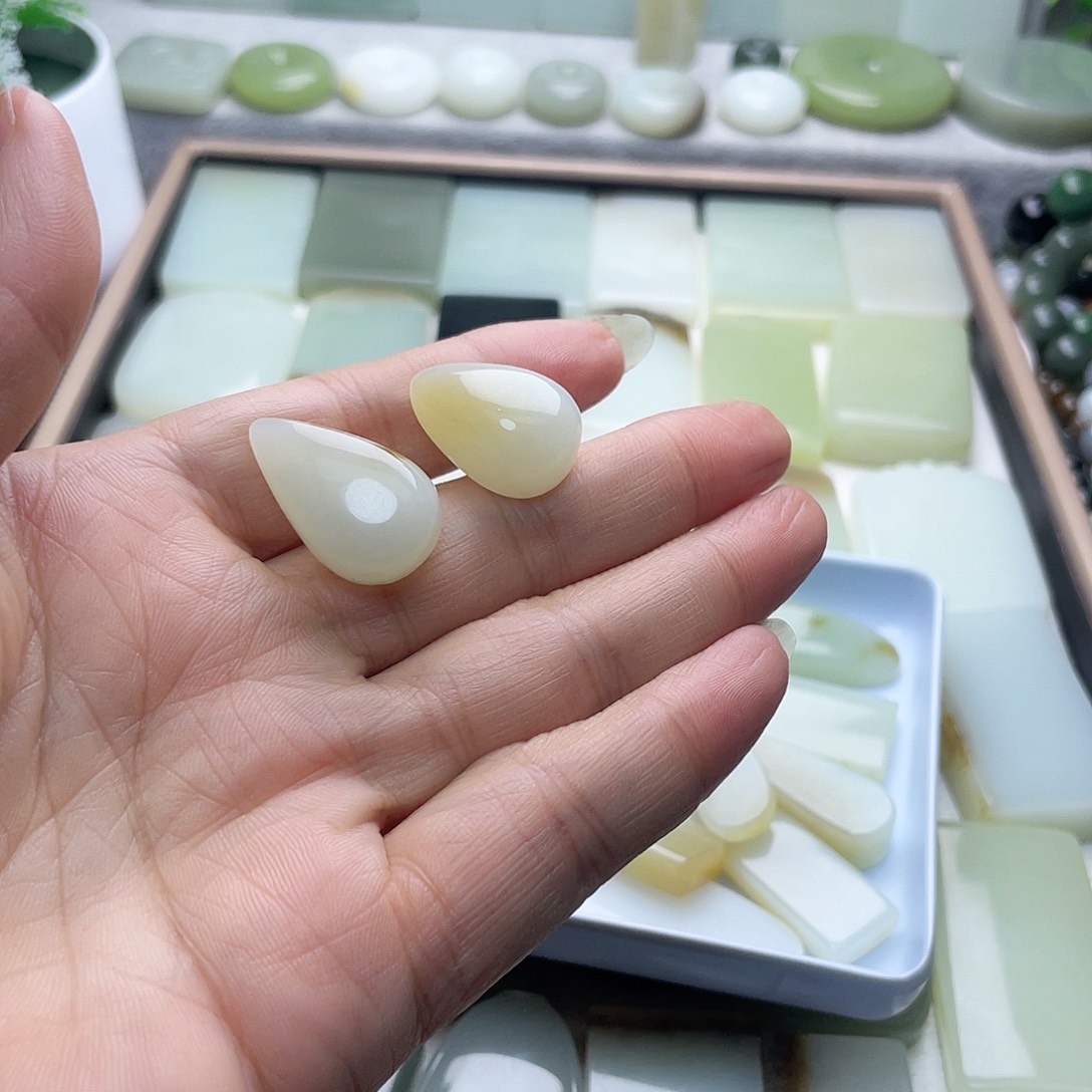颈饰未镶嵌和田玉（糖玉）风***螂