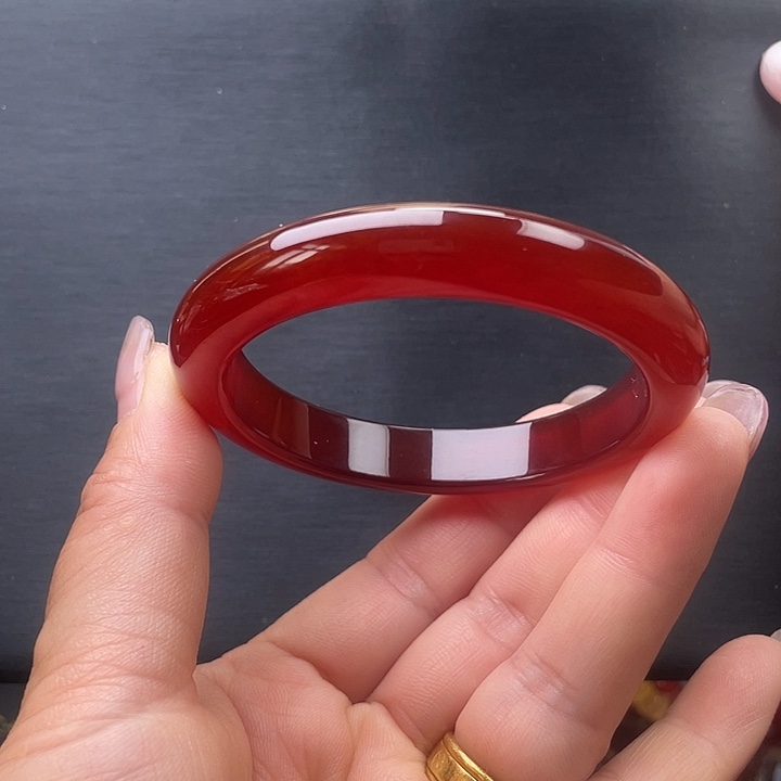 玛瑙/玉髓未镶嵌手镯57.3