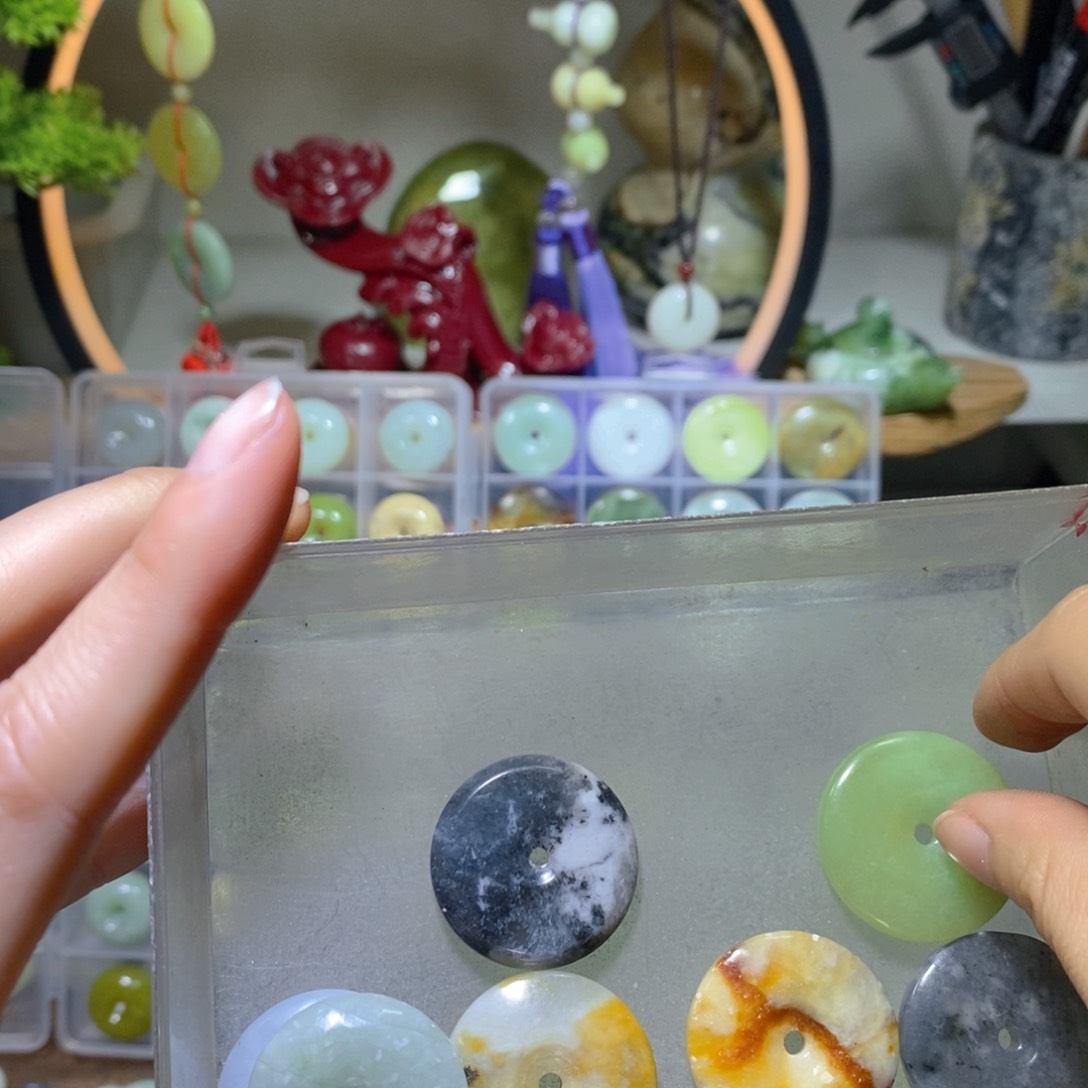 【闪购商品】蛇纹石玉其他未镶嵌1