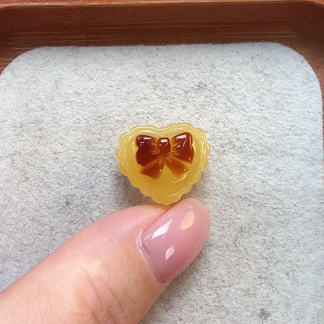 福***角琥珀未镶嵌珠宝奇石