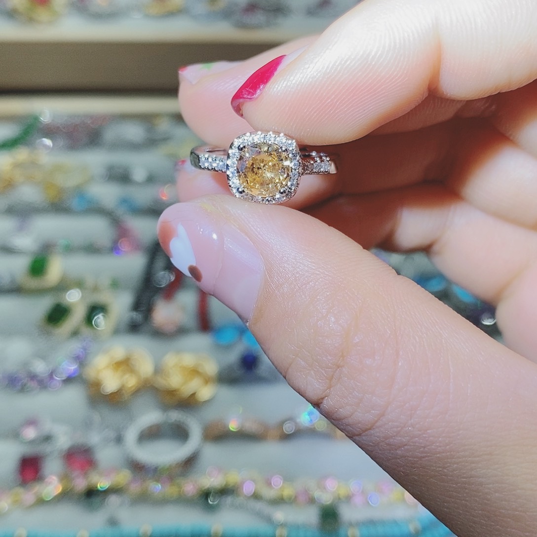 【闪购商品】托帕石耳饰银S925镶嵌