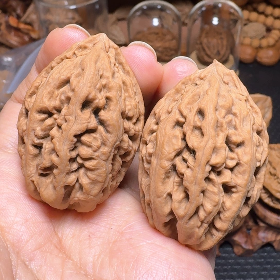 文玩核桃把件水波纹蚂蚁洞