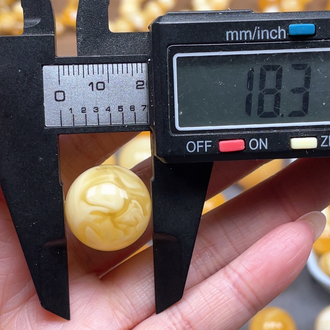 ****李琥珀未镶嵌裸石天然