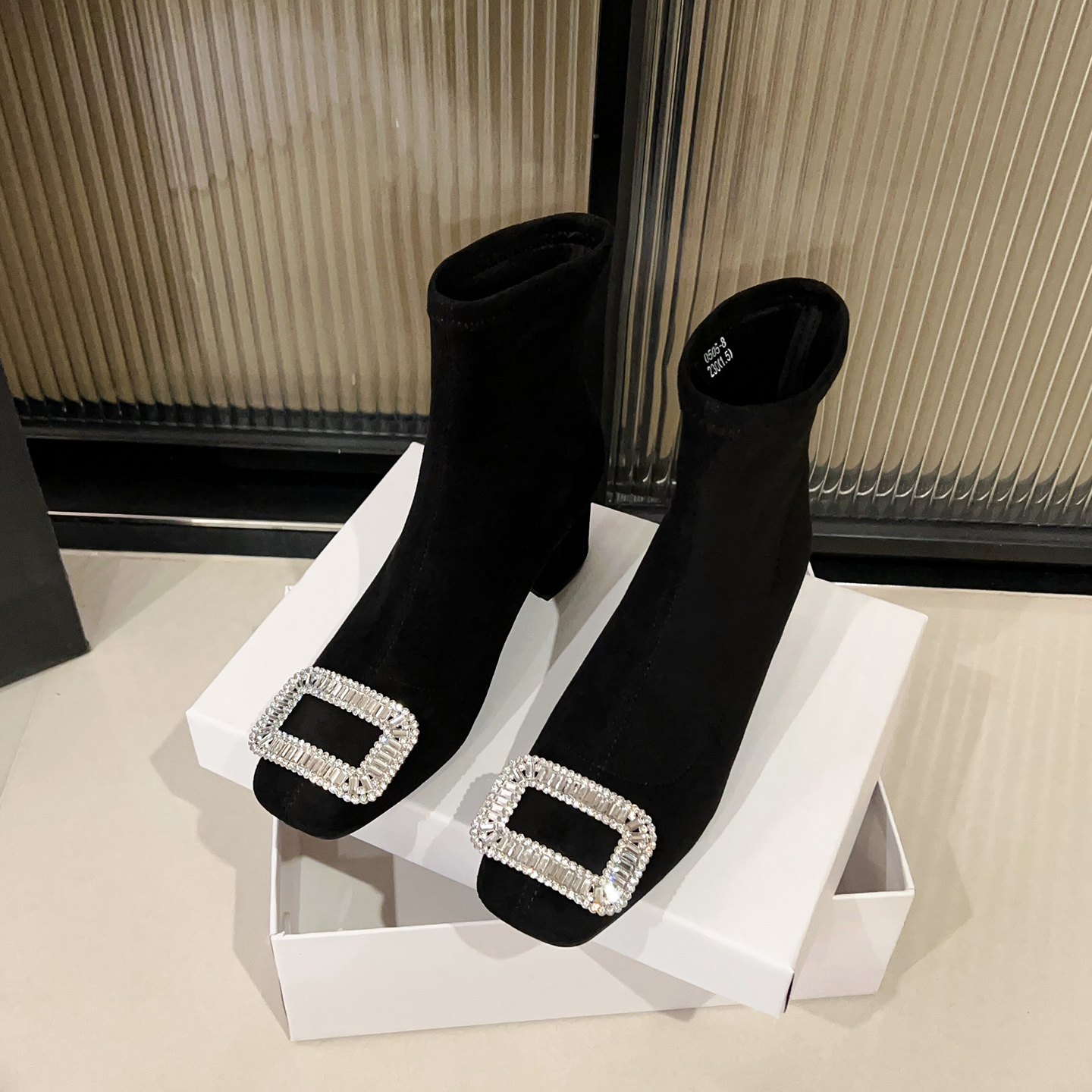 粗跟方头短靴女2025新款法式绒面春秋单靴水钻方扣弹力袜靴瘦瘦靴