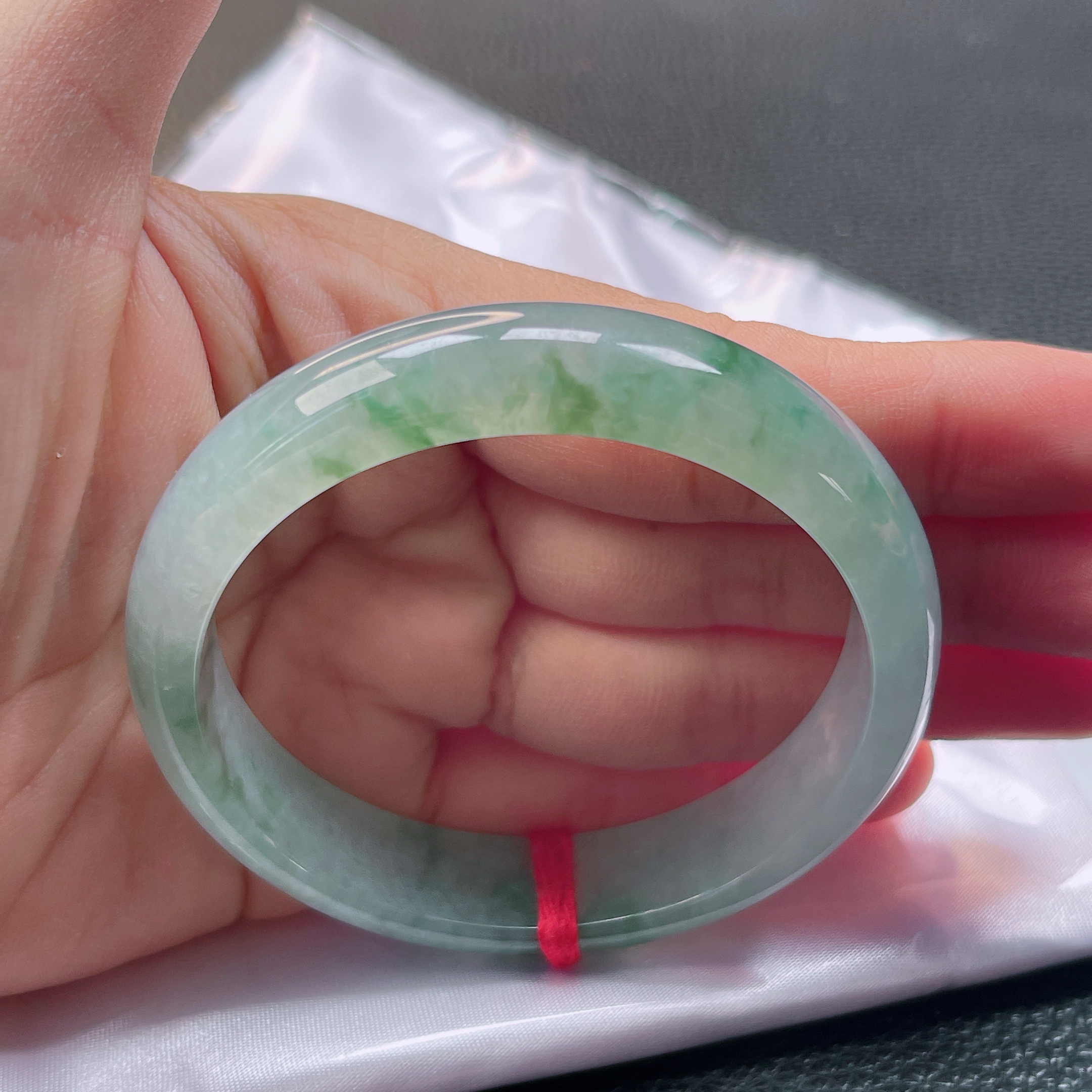 2861号 缅甸天然翡翠A货55-56糯冰飘绿花正圈手镯实物更冰透