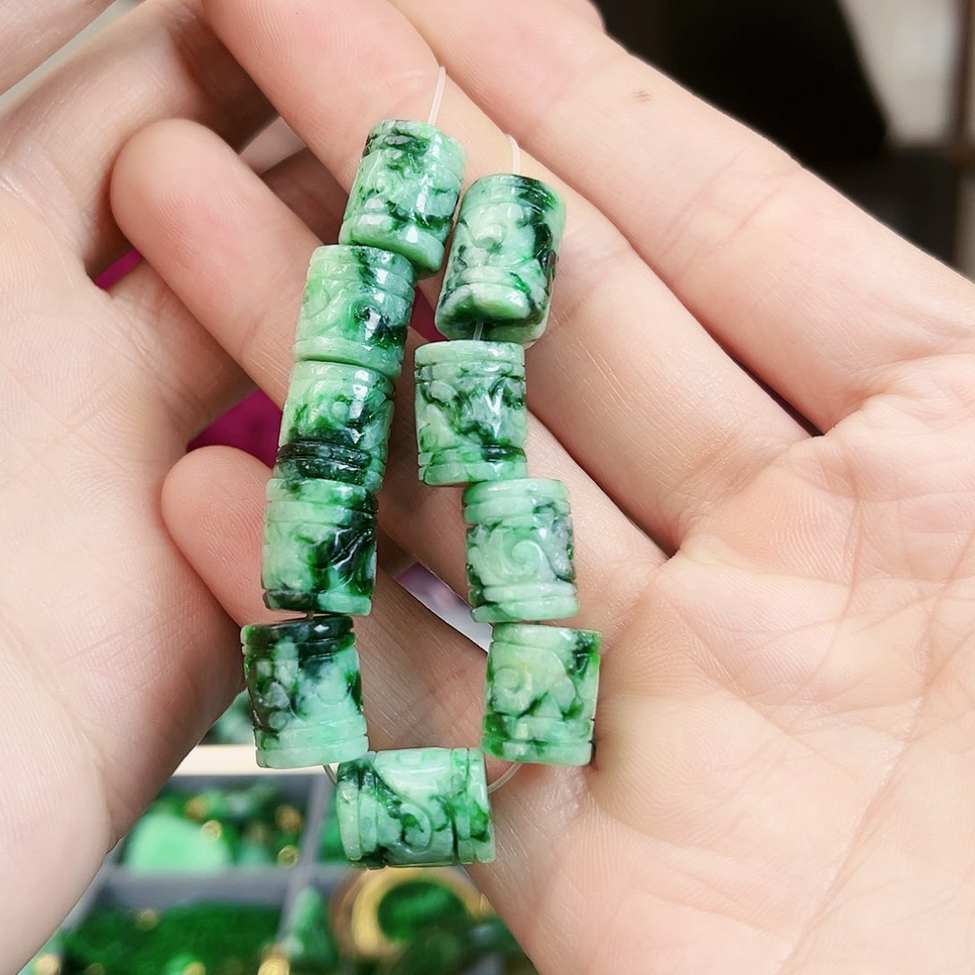 翡翠颈饰未镶嵌手链