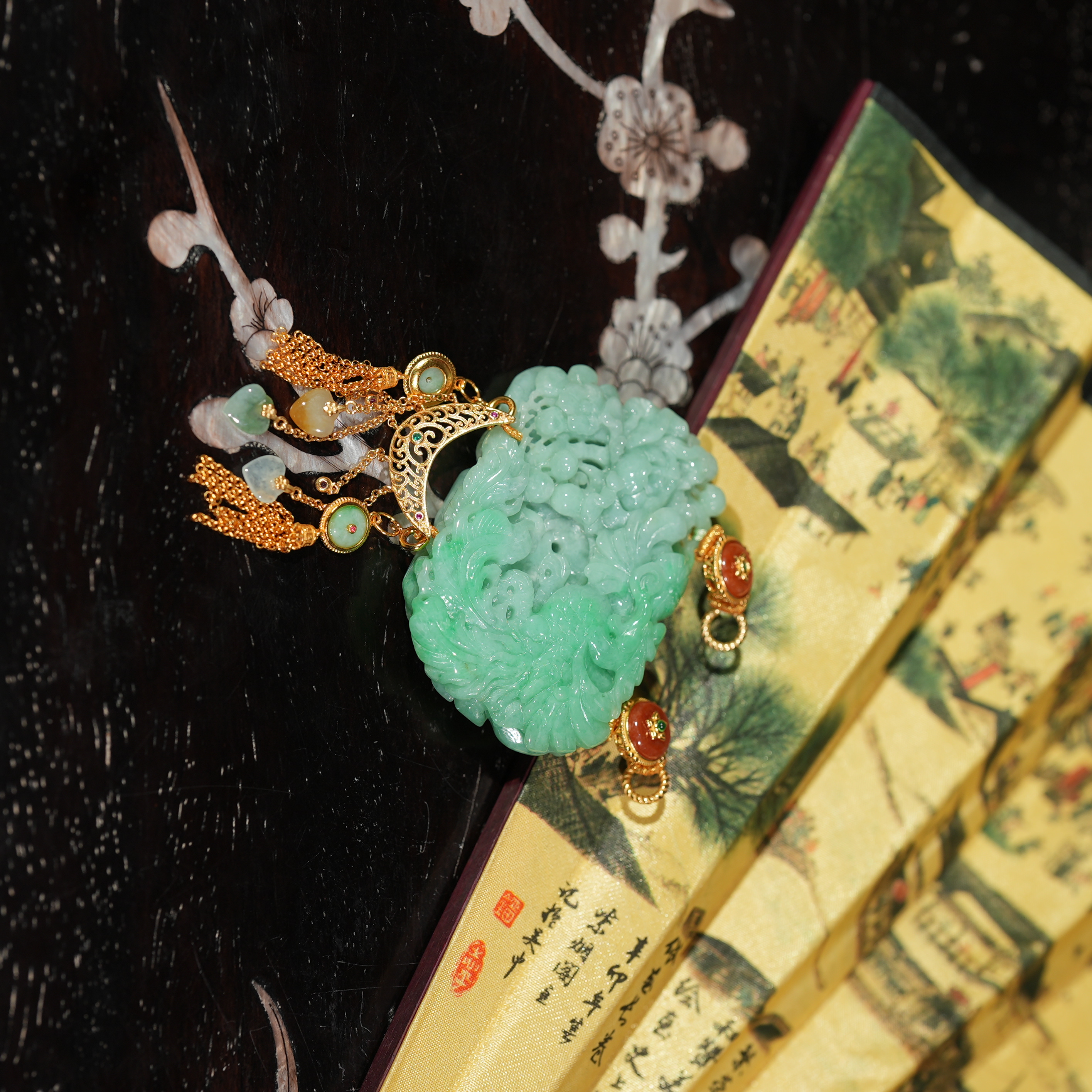 1.5香港王老板-翡翠镶嵌吊坠6k195