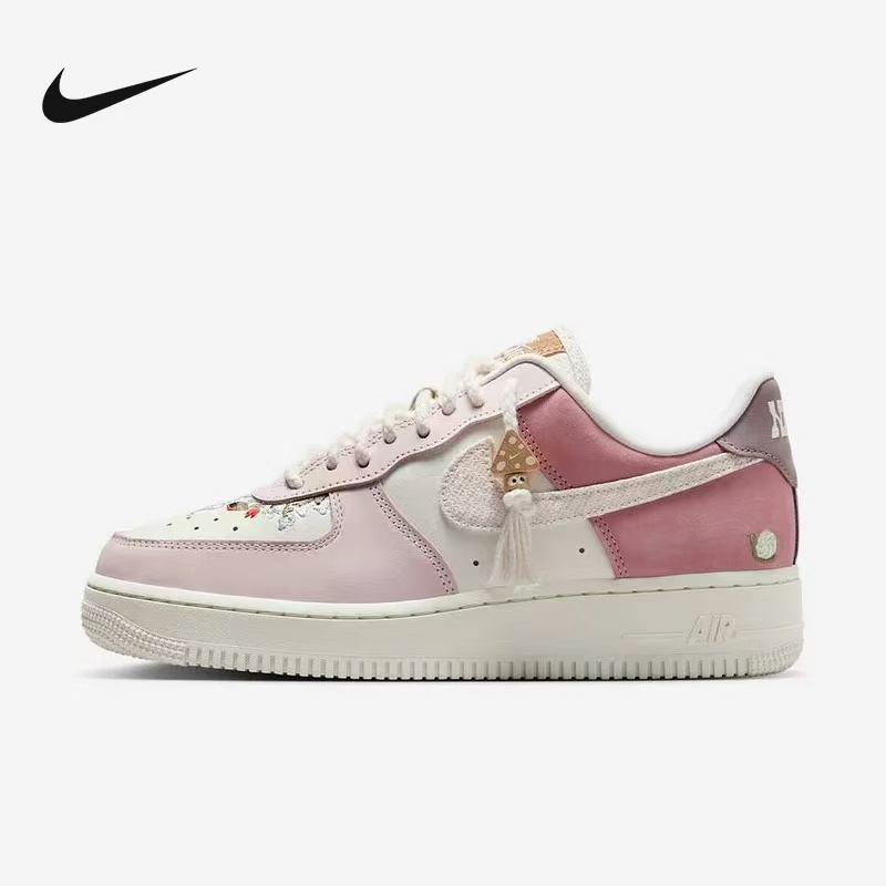 耐克NIKE白粉色时尚百搭女款空军一号低帮休闲板鞋 IB8874111 #HB