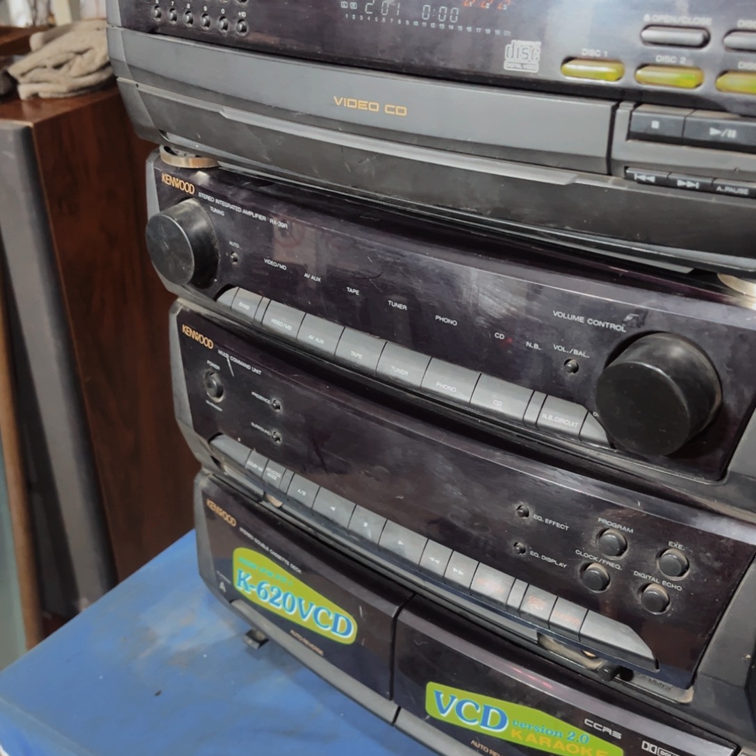 8新建武39一套，cd能用，磁带一个能用，包邮