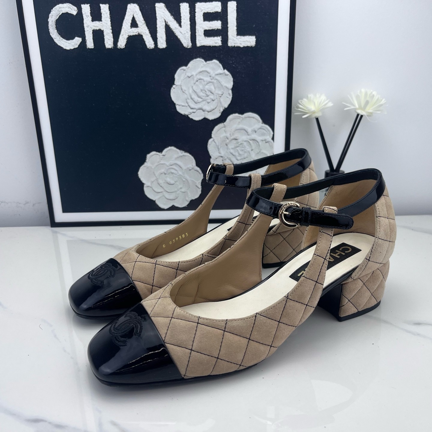 99新 Chanel/香奈儿 卡其色麂皮菱格纹玛丽珍 39码/jm01311