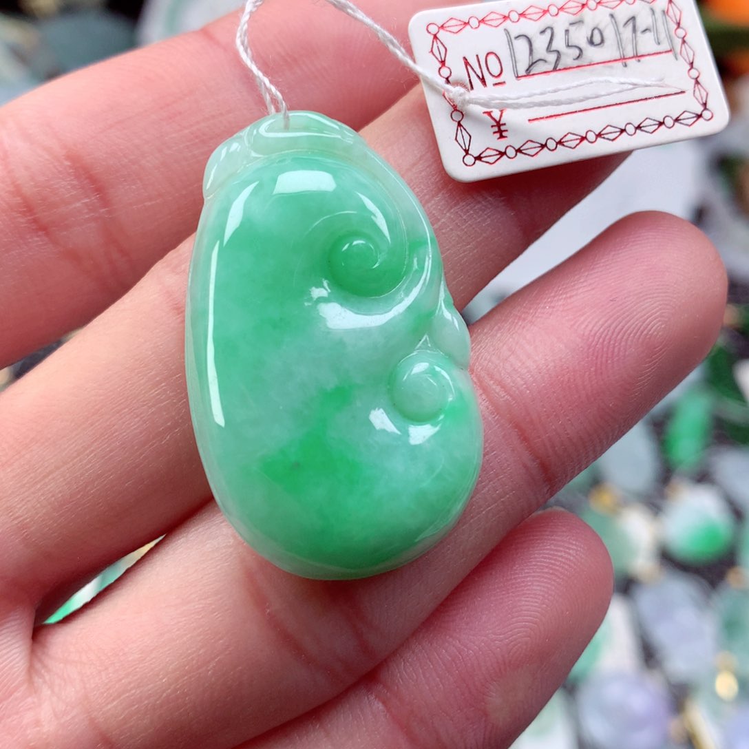 翡翠颈饰未镶嵌翡翠吊坠