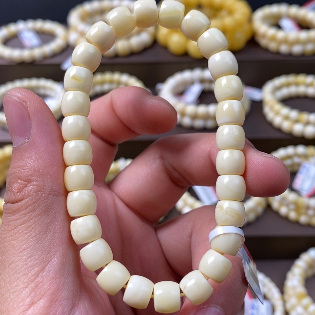 蜜蜡珠宝奇石未镶嵌8.1mm