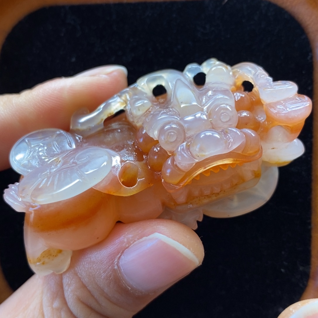 石英质玉（黄龙玉）颈饰未镶嵌