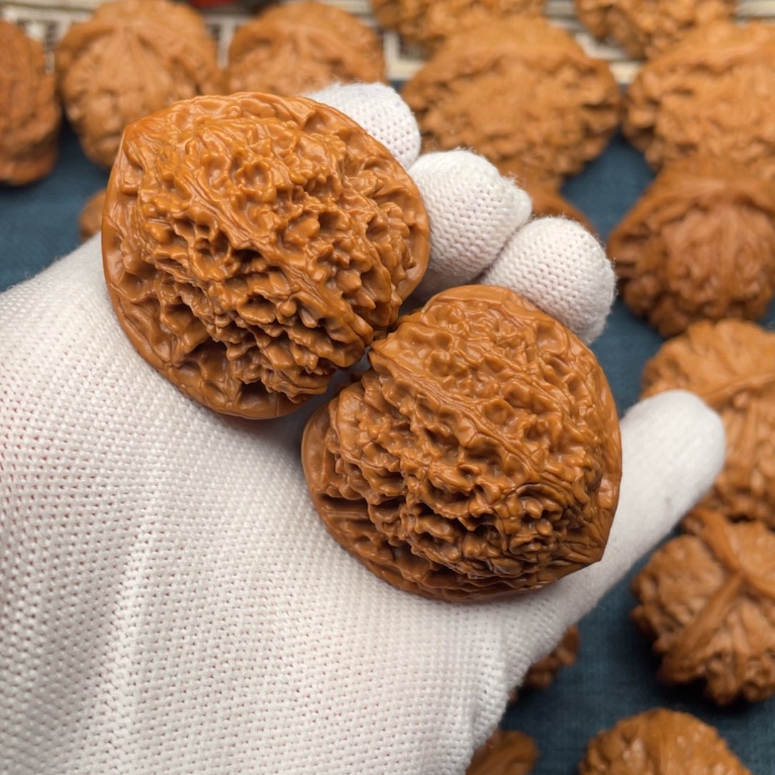 文玩核桃把件40原桩老树满天星